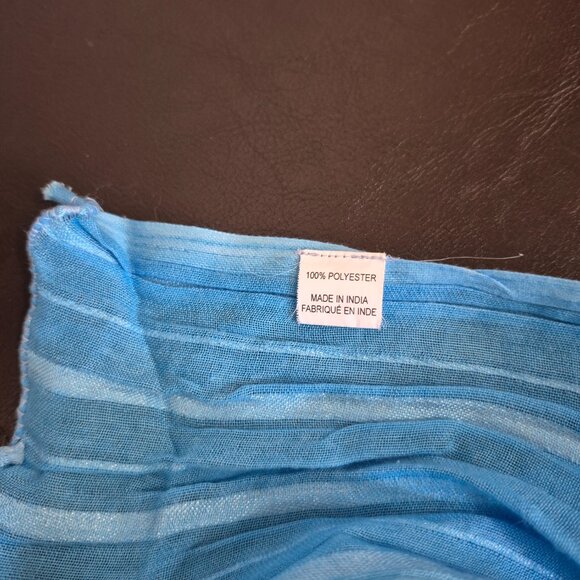 Wrap / Scarf - Picture 7 of 9